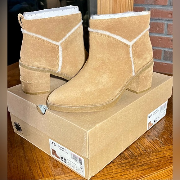 UGG ~ Kasen II Suede Boots (# 1095049) in Chestnut - Picture 3 of 15